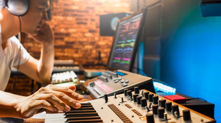 ¿Qué es el MIDI y por qué es tan importante para la Producción Musical moderna?